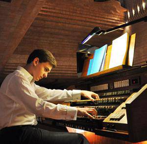 Organoak 100 urte bete izana ospatzeko, musika