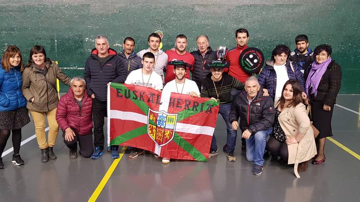 Asier Aspuru buruz buruko txapeldun, Euskal Herriko federazioen arteko torneoan