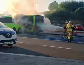 Autobus batek su hartu du Iurretan, N-634 errepidean