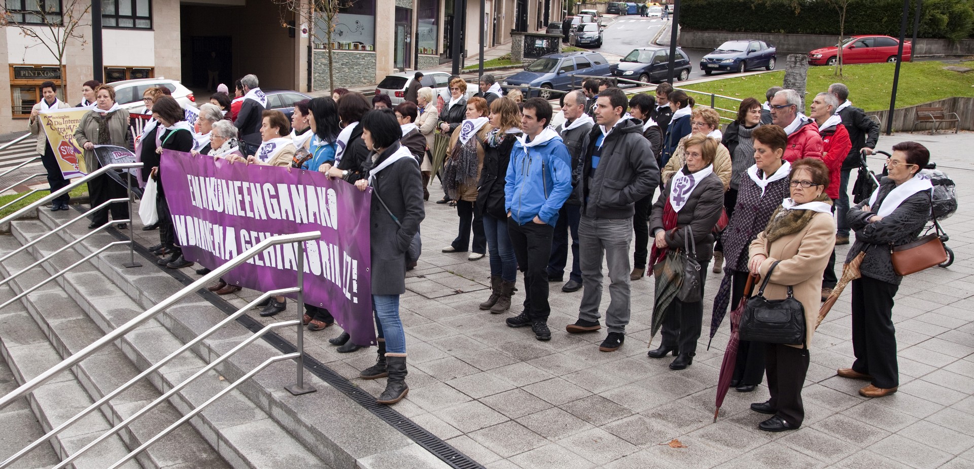 Azaroaren 25a: manifestazioa Durangon, eta elkarretaratzeak hainbat herritan