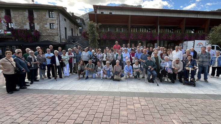 Santa Ursula eguna jai giroan ospatu dute asteon Mañarian