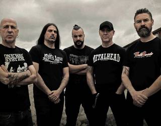 Landako Gunea, Bonustrack jaialdiarekin dardar egiteko prest