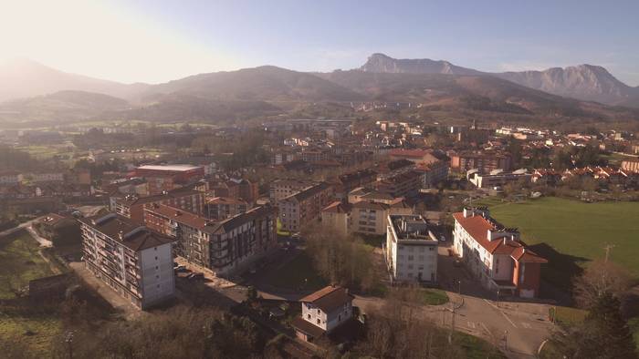 Hainbat diru laguntza eskatzeko epea ireki du Elorrioko Udalak