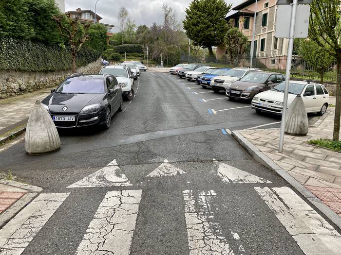 Asfaltatze lanak hasiko dituzte Montevideo eta Zumalakarregi kaleen lotunean