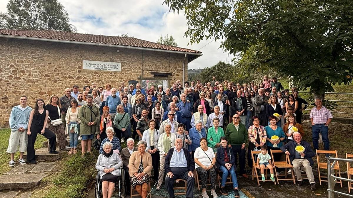 [ARGAZKI GALERIA]: Orozketako auzo eskolaren mendeurrena ospatu dute