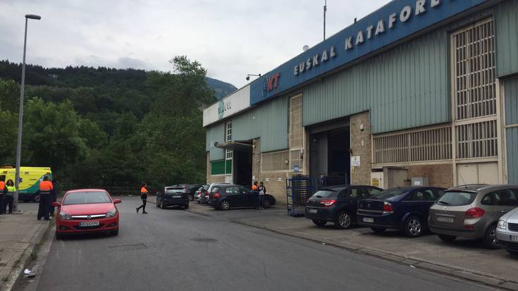 Sutea piztu da Arriandiko enpresa batean