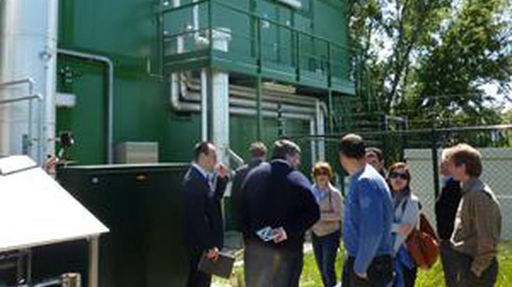 Herbehereetako biogas planta bat bisitatu dute
