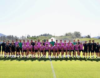 [BIDEOA]: Eibar futbol taldeak Areitioko kirol azpiegitura estreinatu du