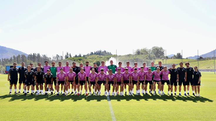 [BIDEOA]: Eibar futbol taldeak Areitioko kirol azpiegitura estreinatu du