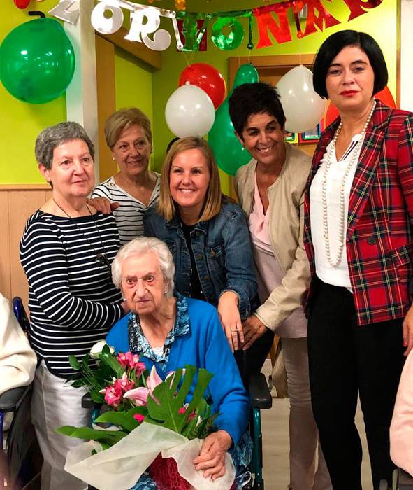 Maria Luisa Lizarralde durangarrak 100 urte bete ditu
