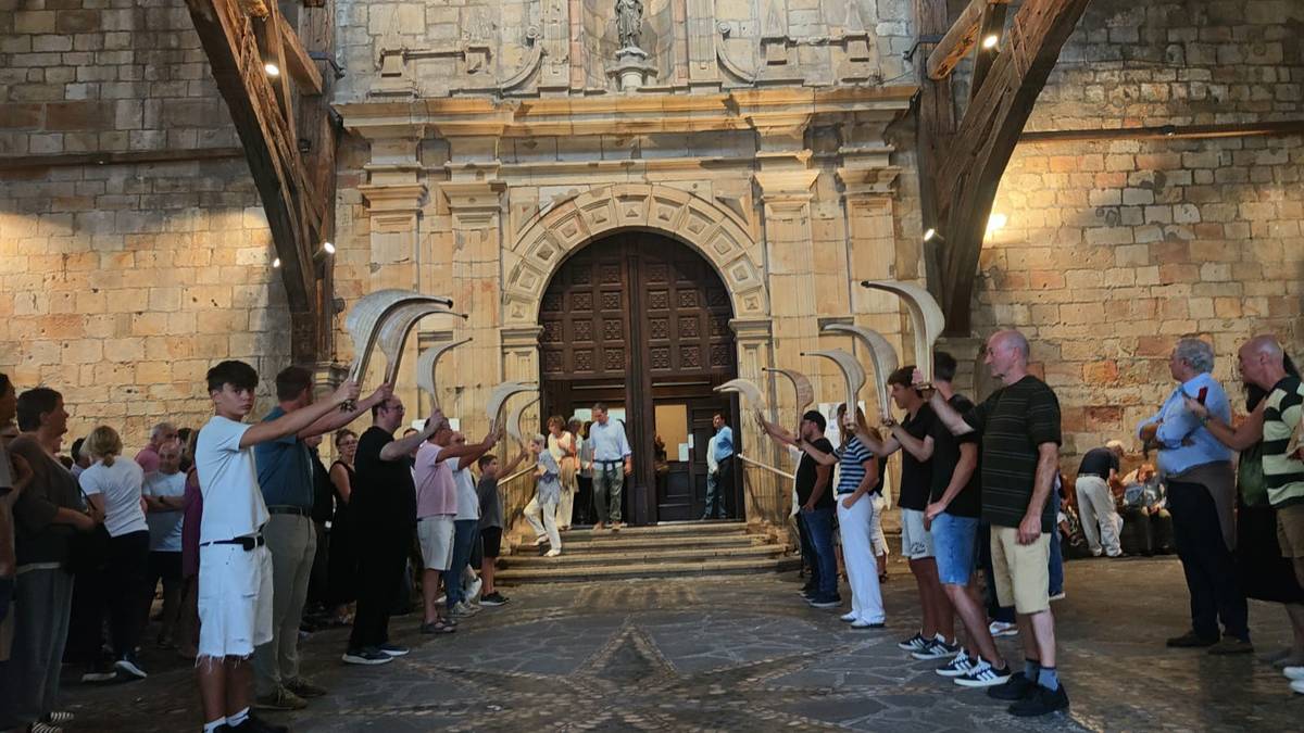 DUJA: Ezkurdi frontoiaren azken txalo zaparrada Miguel Piedra Gorosarriri