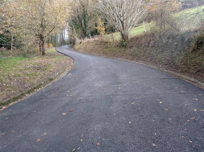 Sagastako errepidea konponduta, Mendiolako bideari helduko diote