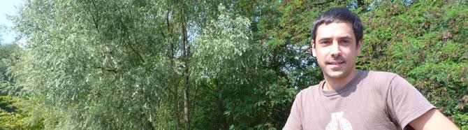 "Azaroan lau urteko gradu bat amaitu nuen; azarotik ez dut praktikarik egin"