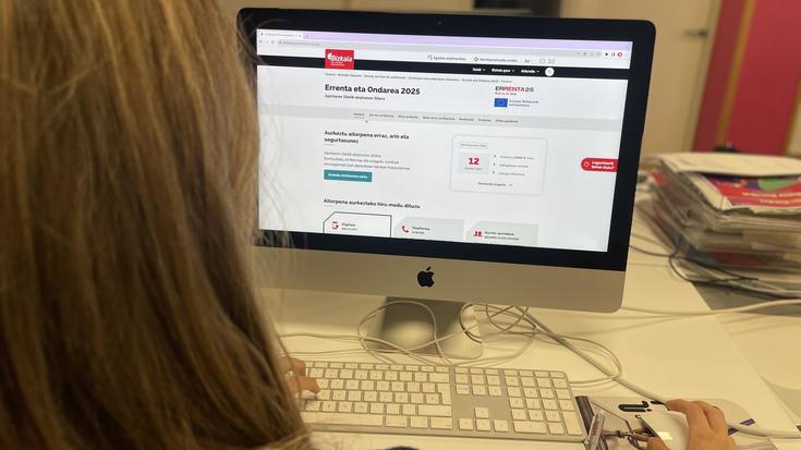 UEMAk gonbidapena egin du errenta aitorpena euskaraz egiteko