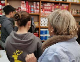 Elkartasunez beteriko elikagai eta jostailu bilketa Abadiñon