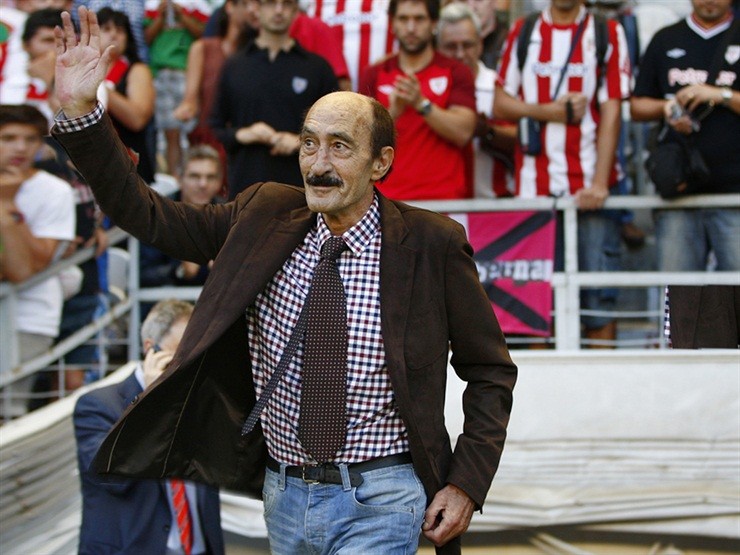 Athleticeko jokalariek besoko beltza eramango dute Javier Etxebarriaren omenez