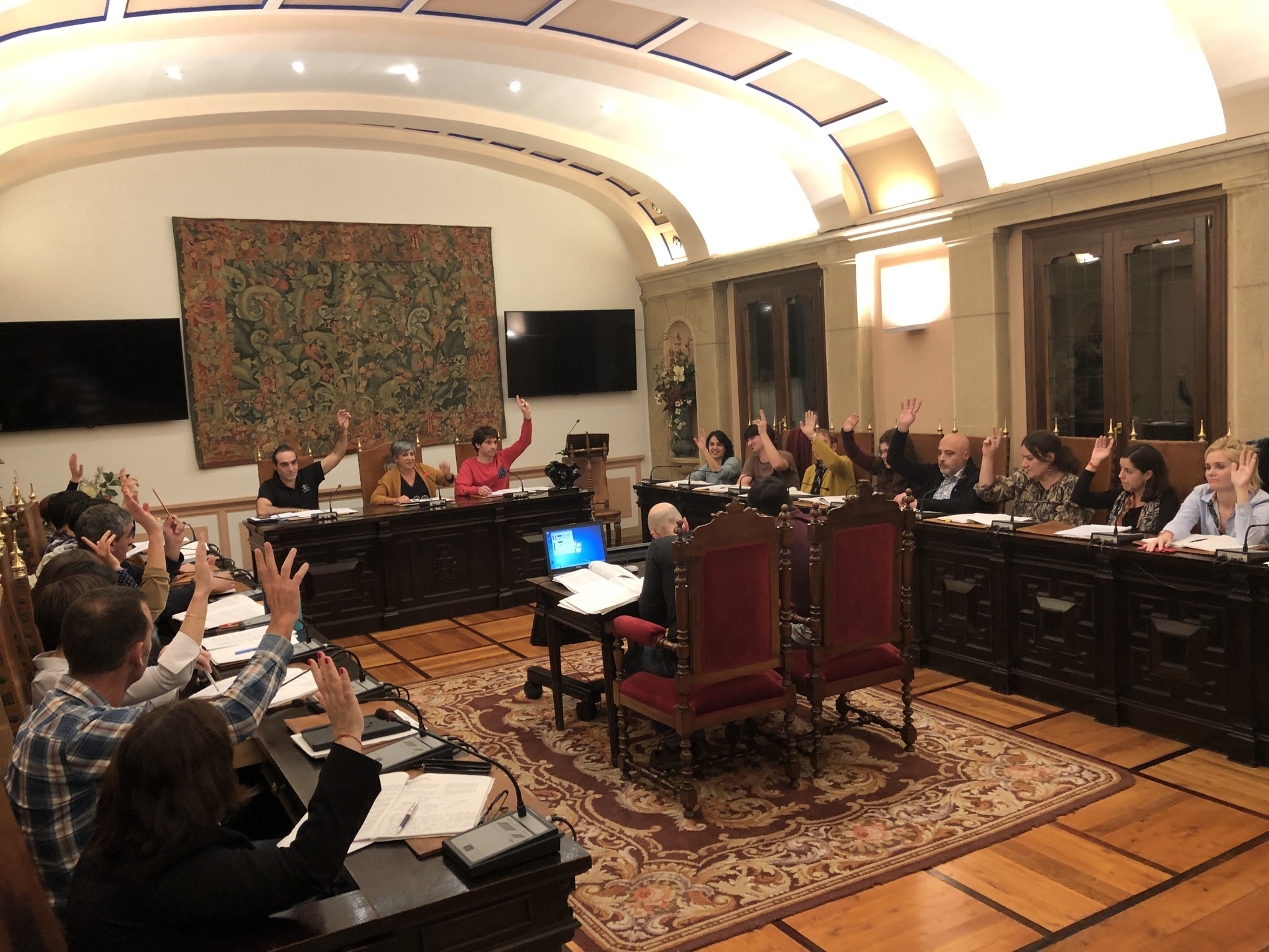 Pilota Madrilgo gobernuaren teilatu gainean dago