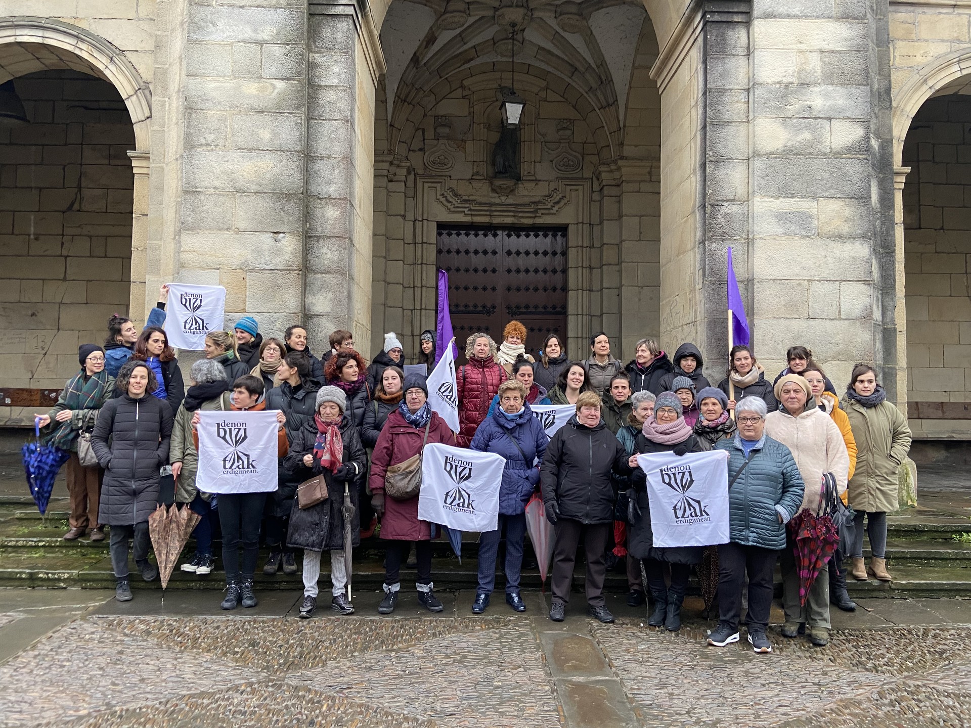 Durangaldeko Mugimendu Feministak zaintza sistema “irauli” egiteko dinamika hasi du