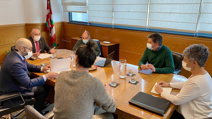 Trenbidearen lurrei "alternatiba bat" bilatzeko lan taldea sortzea proposatu dio Durangoko Udalak Jaurlaritzari