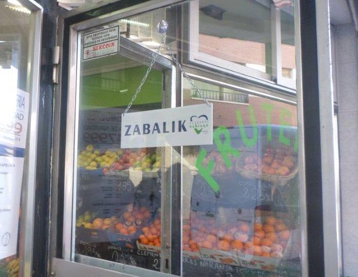 Berrizko dendak, 'Zabalik' edo 'Itxita'