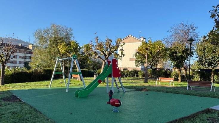 Legarrebi auzoan jolasgune berria atondu dute