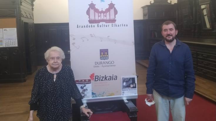 "Adineko jendearenganako mespretxuarekin amaitzeko jotzen dut organoa"