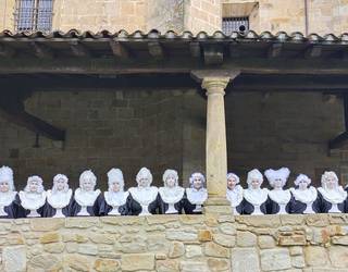 Elorrioko Ikastolako irakasleek irabazi dute ANBOTOren inauterietako argazki lehiaketa