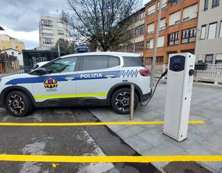 Auto elektrikoentzako kargagailua ipiniko dute San Agustinalden, udal ibilgailuentzat