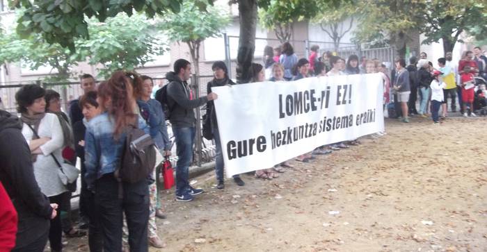 Elkarretaratzeak LOMCE legearen aurka Durangon