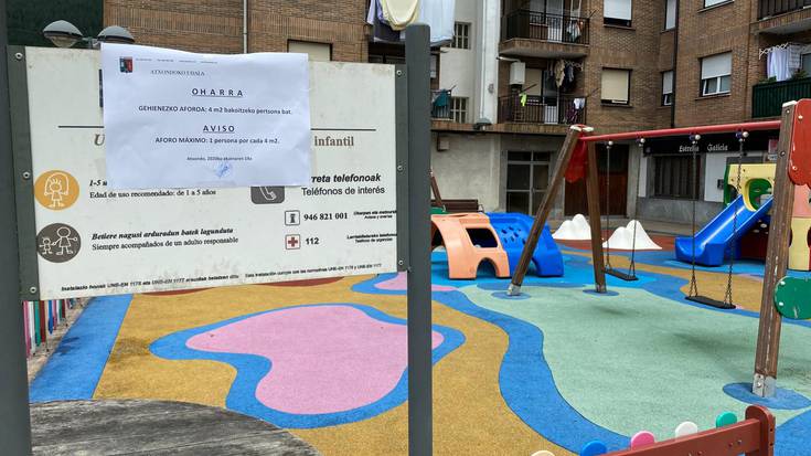 Atxondoko Udalak haur-parkeak eta kirolguneak ireki ditu gaur