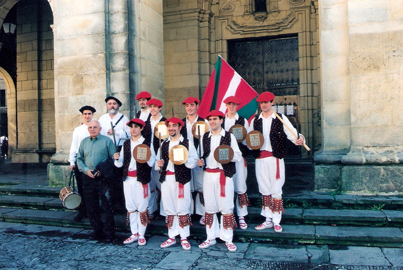 Platillu Soñuak 16 urte