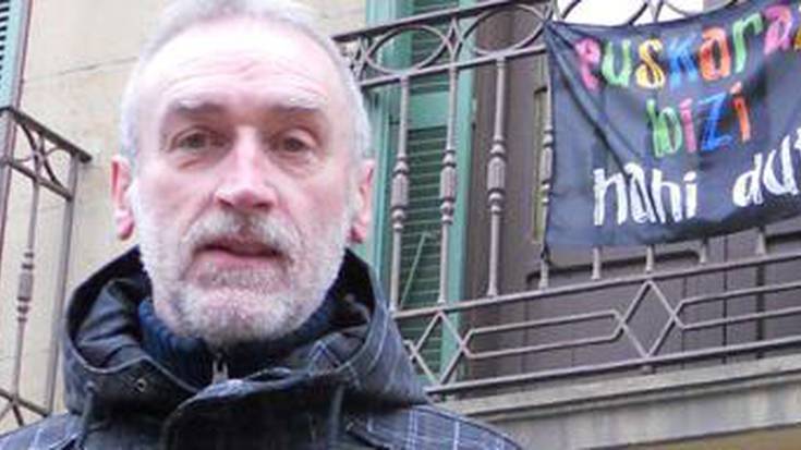 "Euskarara hurreratu gura duenari bidea errazteko lanean hankamotz gabiltza"