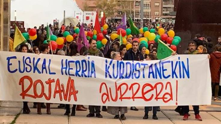 [BIDEOA] Turkia Kurdistango Rojava eskualdean egiten ari den “eraso faxistak” salatu dituzte Durangon