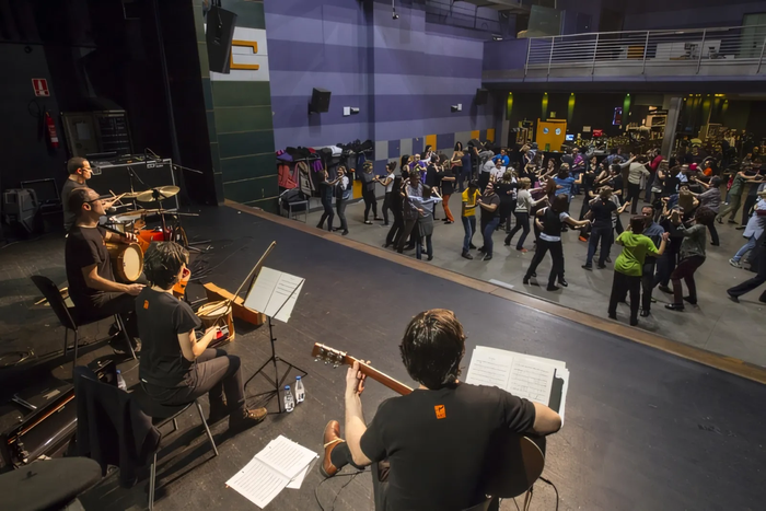 Adinekoentzako dantzaldiak domeka honetan bueltatuko dira Plateruenera