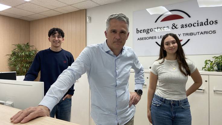 "Zergak kontu teknikoak dira eta aditu bategaz lantzea komeni izaten da"