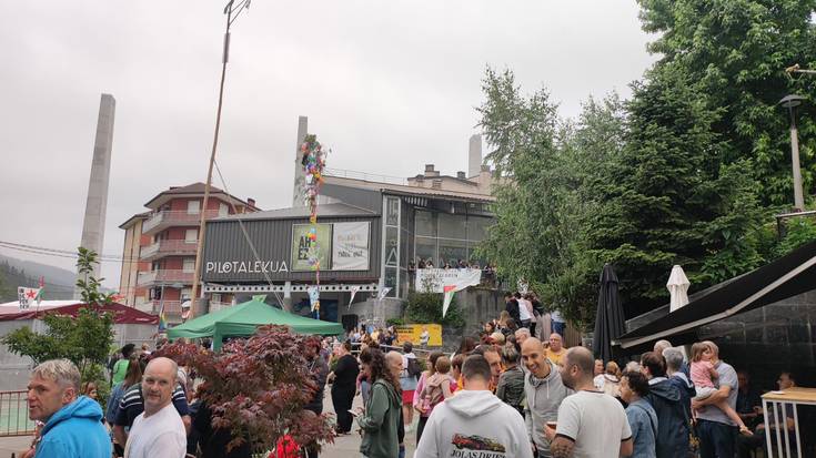[EGITARAUA] Gustu guztiak asetzeko moduko jaiak antolatu dituzte Apatan