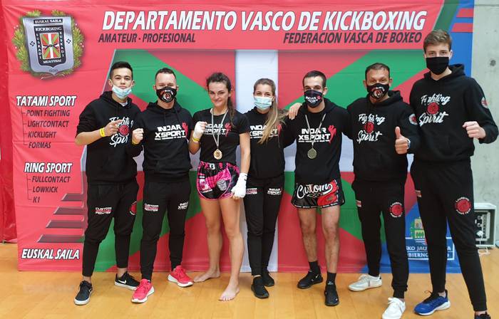 Aintzane Martin, Xabier Sierra eta Aitor Romero urrezko dominekin bueltatu dira Bilboko kickboxing open-etik