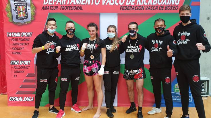 Aintzane Martin, Xabier Sierra eta Aitor Romero urrezko dominekin bueltatu dira Bilboko kickboxing open-etik