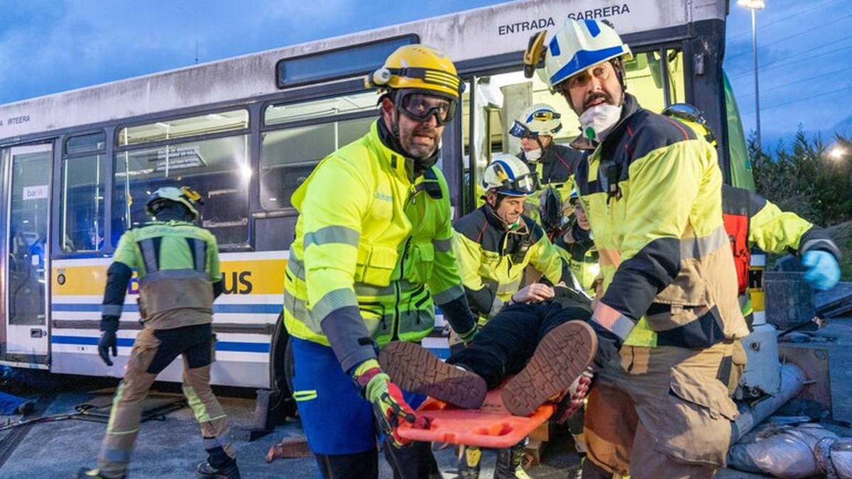 [BIDEOA]: Larrialdi zerbitzuek biktima anitzeko gertakari baten simulakroa egin dute Iurretan
