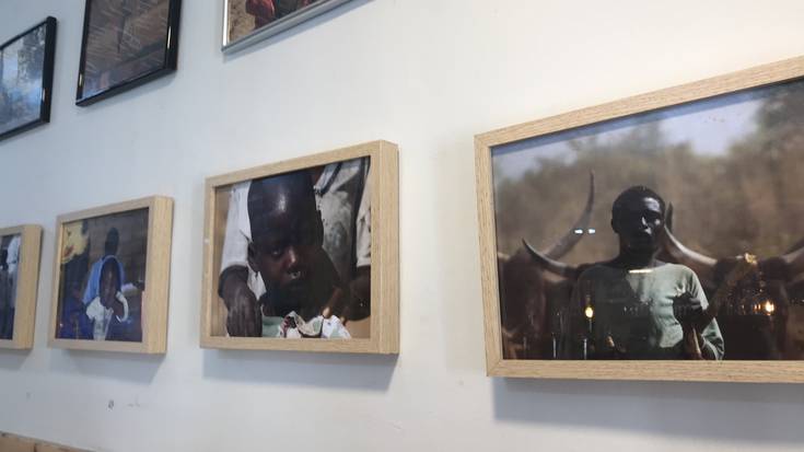 Afrikako koloreak erakusten dituen argazki bilduma