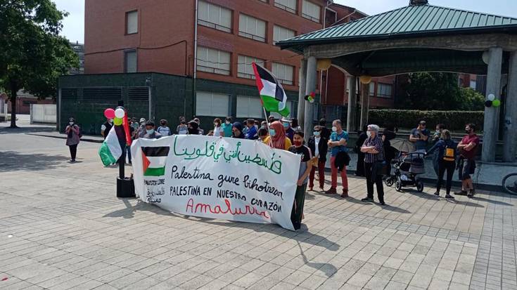 Palestinaren aldeko elkarretaratzea egin dute Abadinon