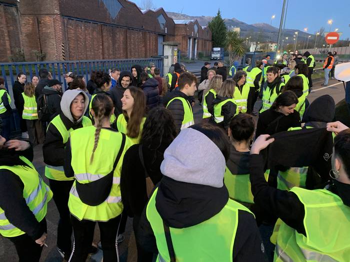 Greba orokorra "ikaragarria" izan zela adierazi du Durangoko batzordeak