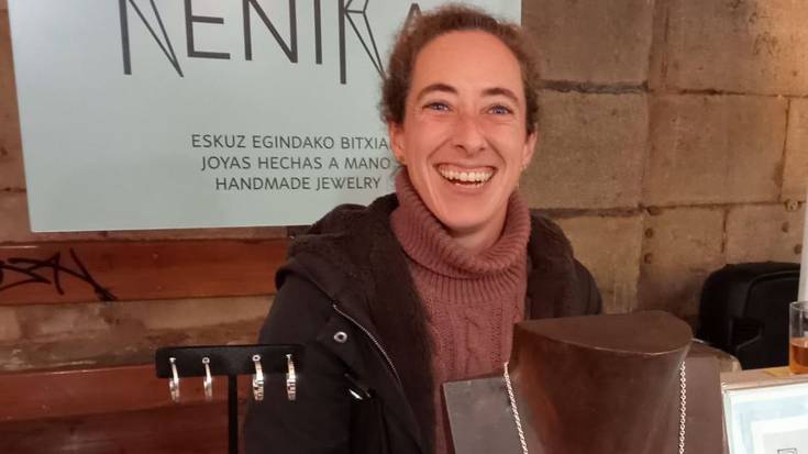 “Eixuren azoka aukera ezin hobea da kalitatezko produktuak erosi eta oparitzeko”