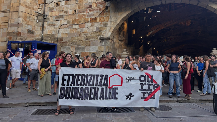 Etxebizitza eskubidearen alde batu dira Durangon