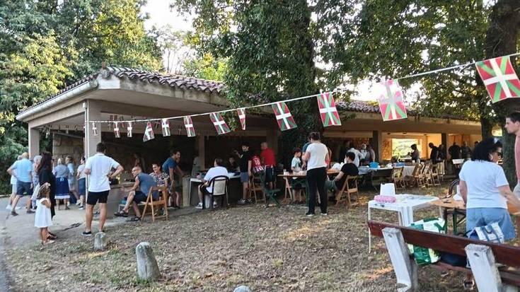 [ARGAZKI GALERIA]: Zornotzako San Bartolome auzoan jaiak ospatu dituzte asteburuan