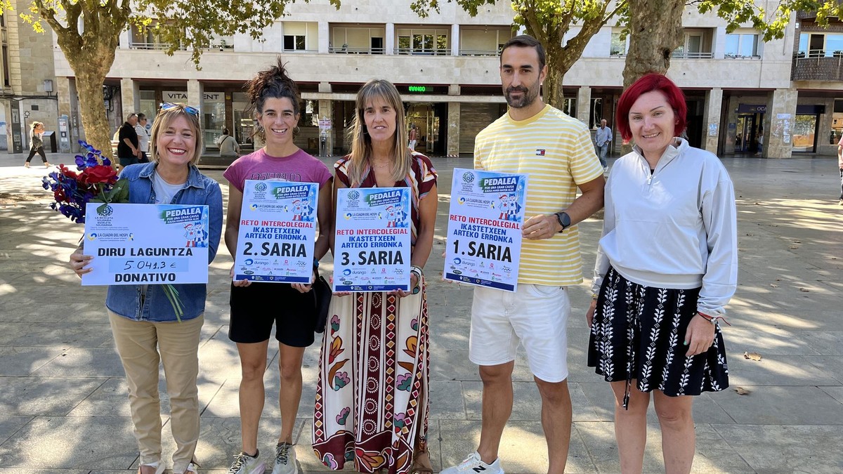 Bizikleta Solidarioaren bidez 5.041 euro batu dituzte La Cuadri Del Hospi elkartearentzat