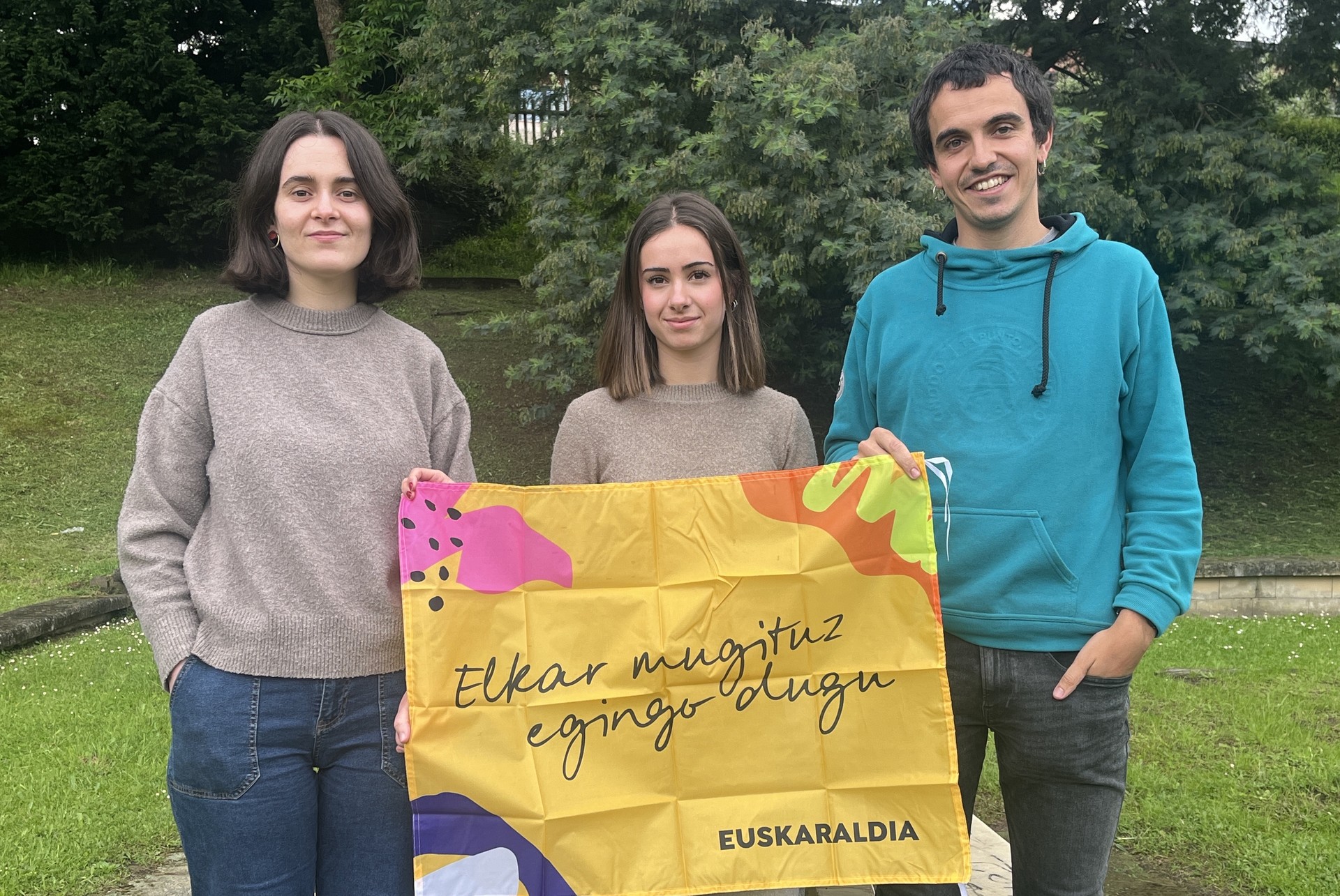 "Garrantzitsua da Euskaraldirako izena ematea eta txapa ipintzea"