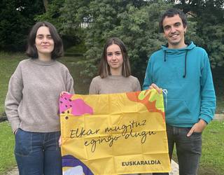 "Garrantzitsua da Euskaraldirako izena ematea eta txapa ipintzea"