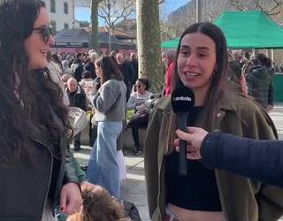 [BIDEOA] Nor gonbidatuko zenuke sanblasetan talo eta sagardo batera?