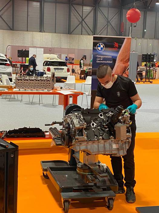 Iker Mujika Iurreta Lanbide Heziketako automozioko ikaslea Spainskills txapelketan izan da